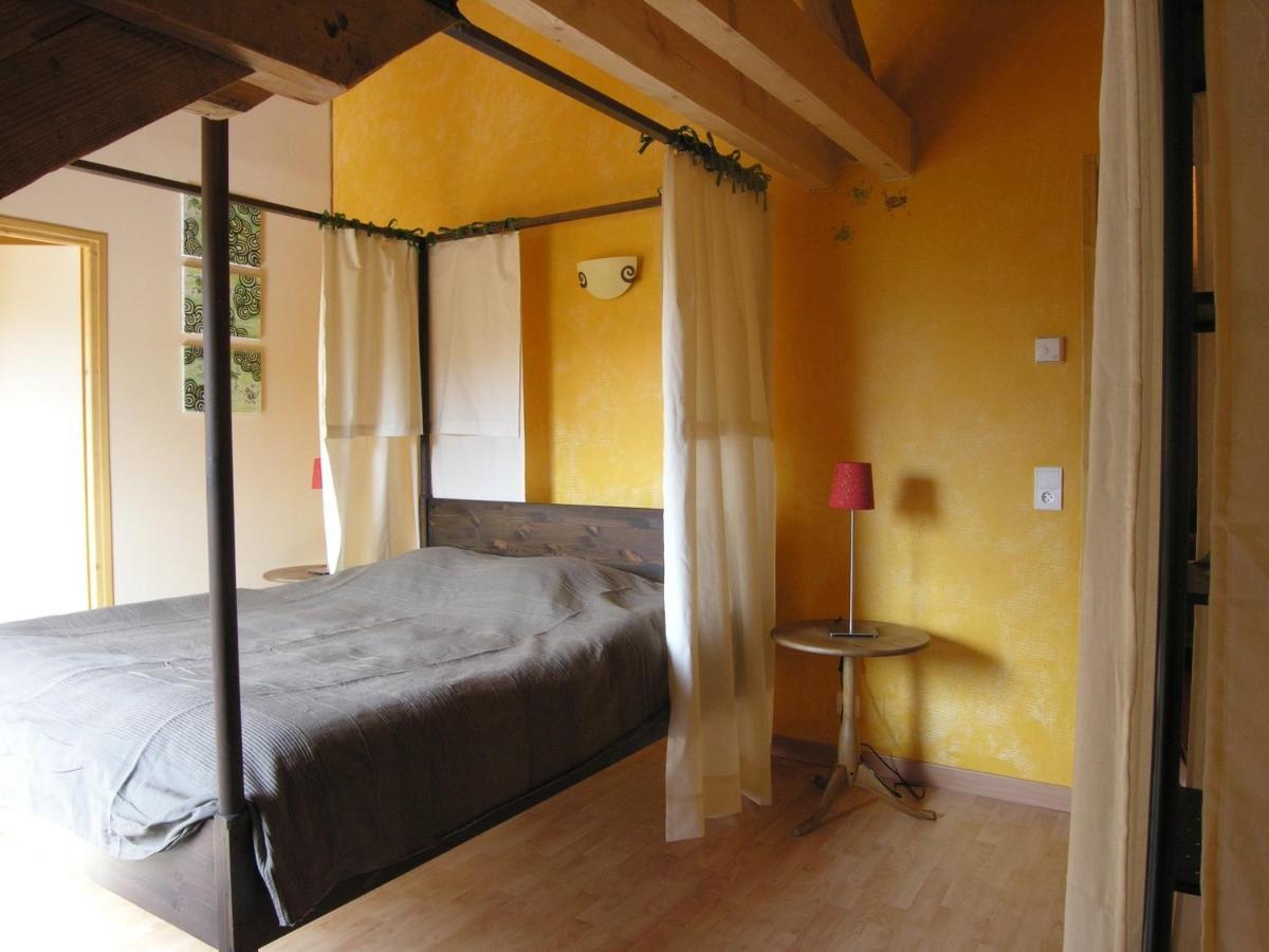Le Moulin Des Oyes Bed & Breakfast Censeau Eksteriør bilde